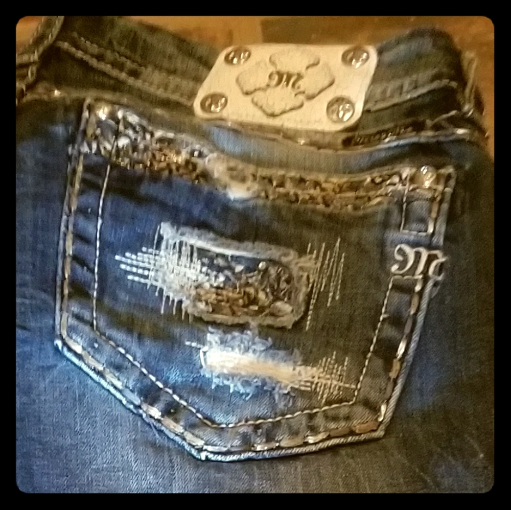 Plus Size Miss Me Jeans Capris